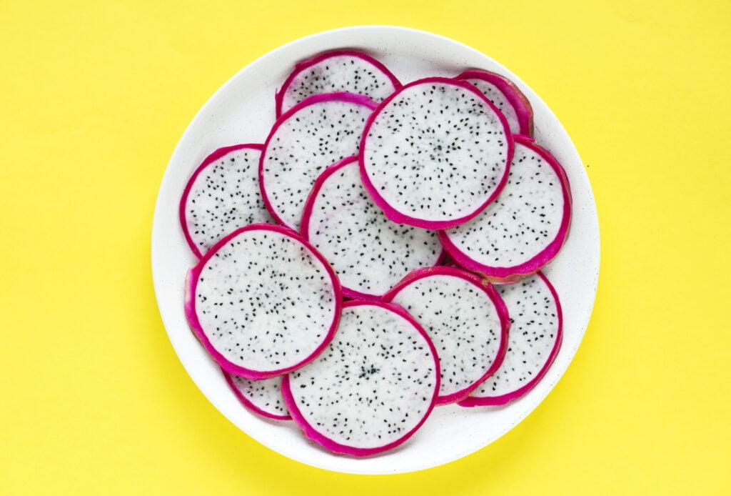 ड्रैगन फ्रूट्स ( Dragon Fruit ) : अनोखी रंगत वाला स्वादिष्ट फल जो दुनिया को मोह लेता है 2 ड्रैगन फ्रूट्स